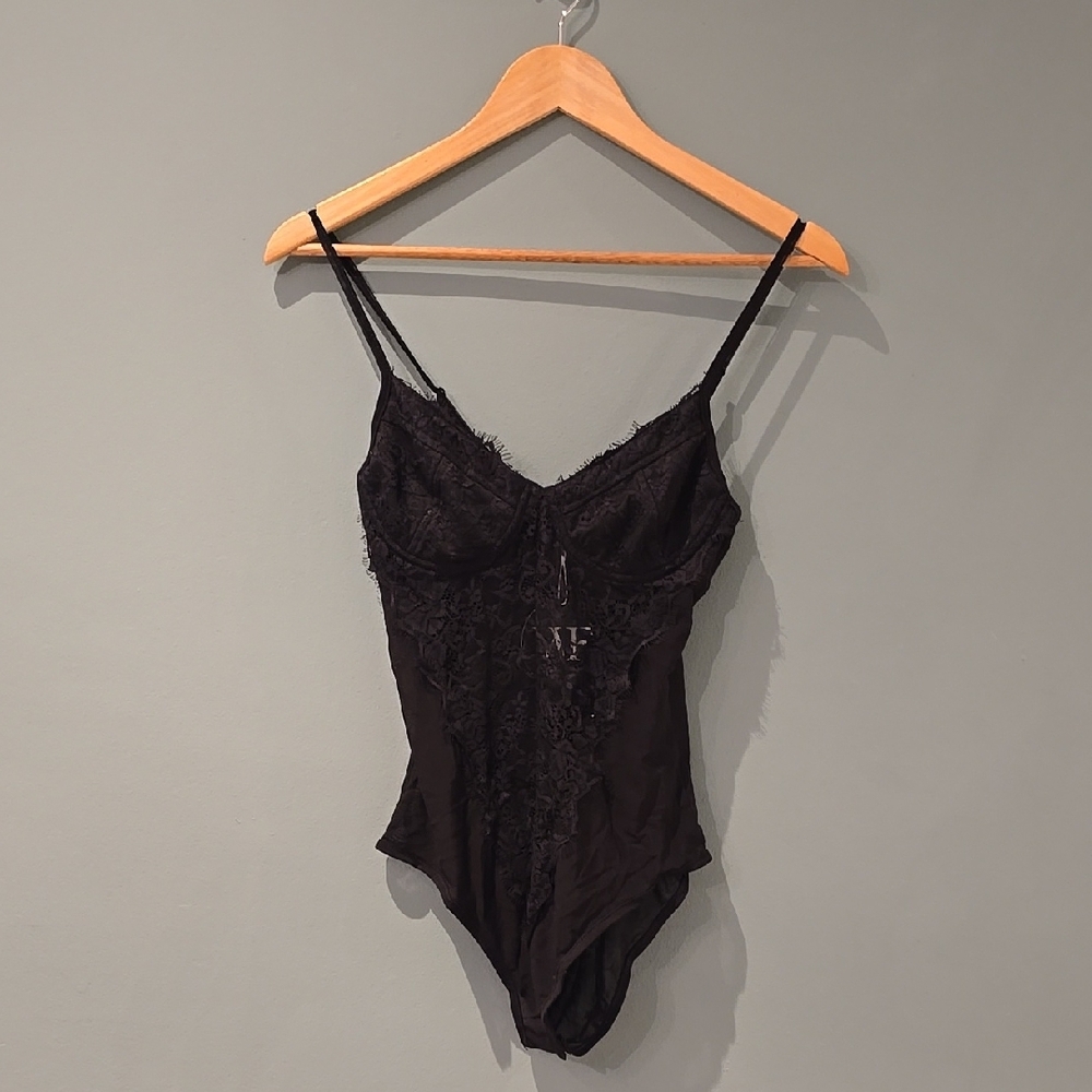 Whitefox Boutique Black Lace Bodysuit Sz M